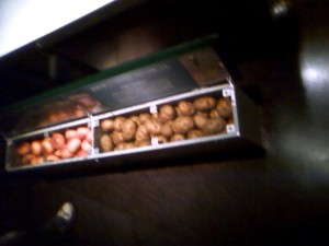 シートの下がジャガイモ入れスペースに！